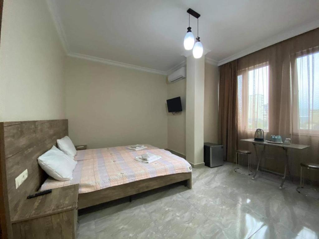 Nana'S Hotel Tchaikovsky Street 34 Батуми Екстериор снимка