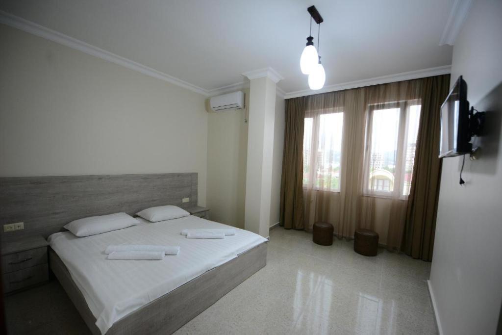 Nana'S Hotel Tchaikovsky Street 34 Батуми Екстериор снимка